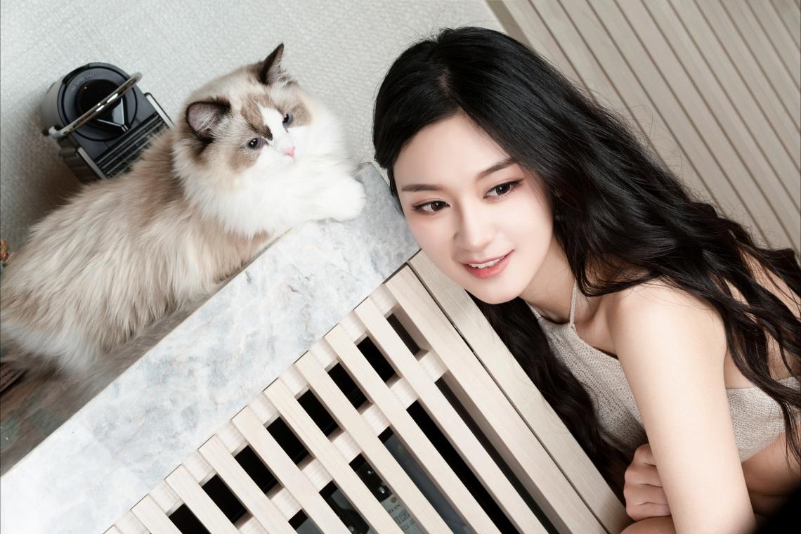 对爱泼斯坦案改口后，特朗普陷入多重“围攻” | 国际识局